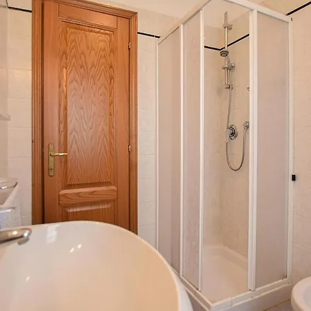 3 Bedroom Cozy In Massarosa