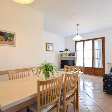 3 Bedroom Cozy In