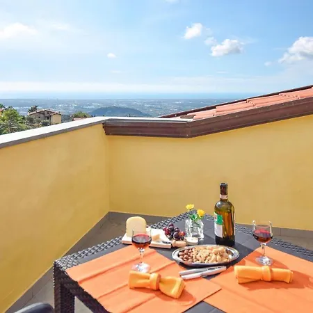 3 Bedroom Cozy In Holiday home Massarosa
