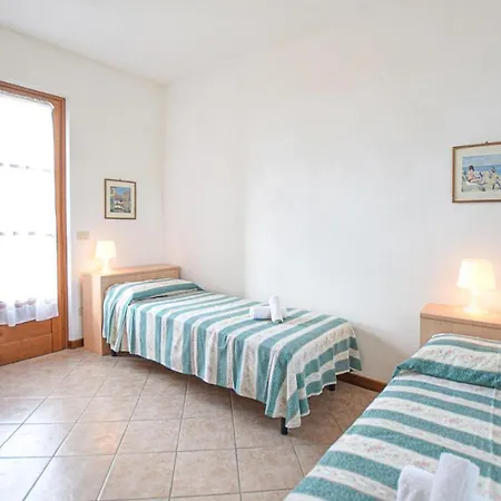 3 Bedroom Cozy In Massarosa